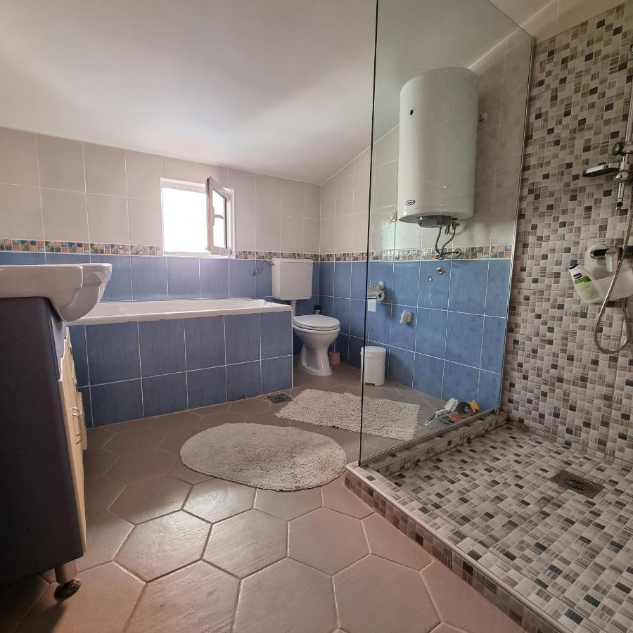 Апартаменты Anturage С Отдельным Входом Dobra Voda Bagian luar foto